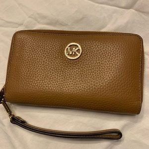 Michael Kors wristlet wallet